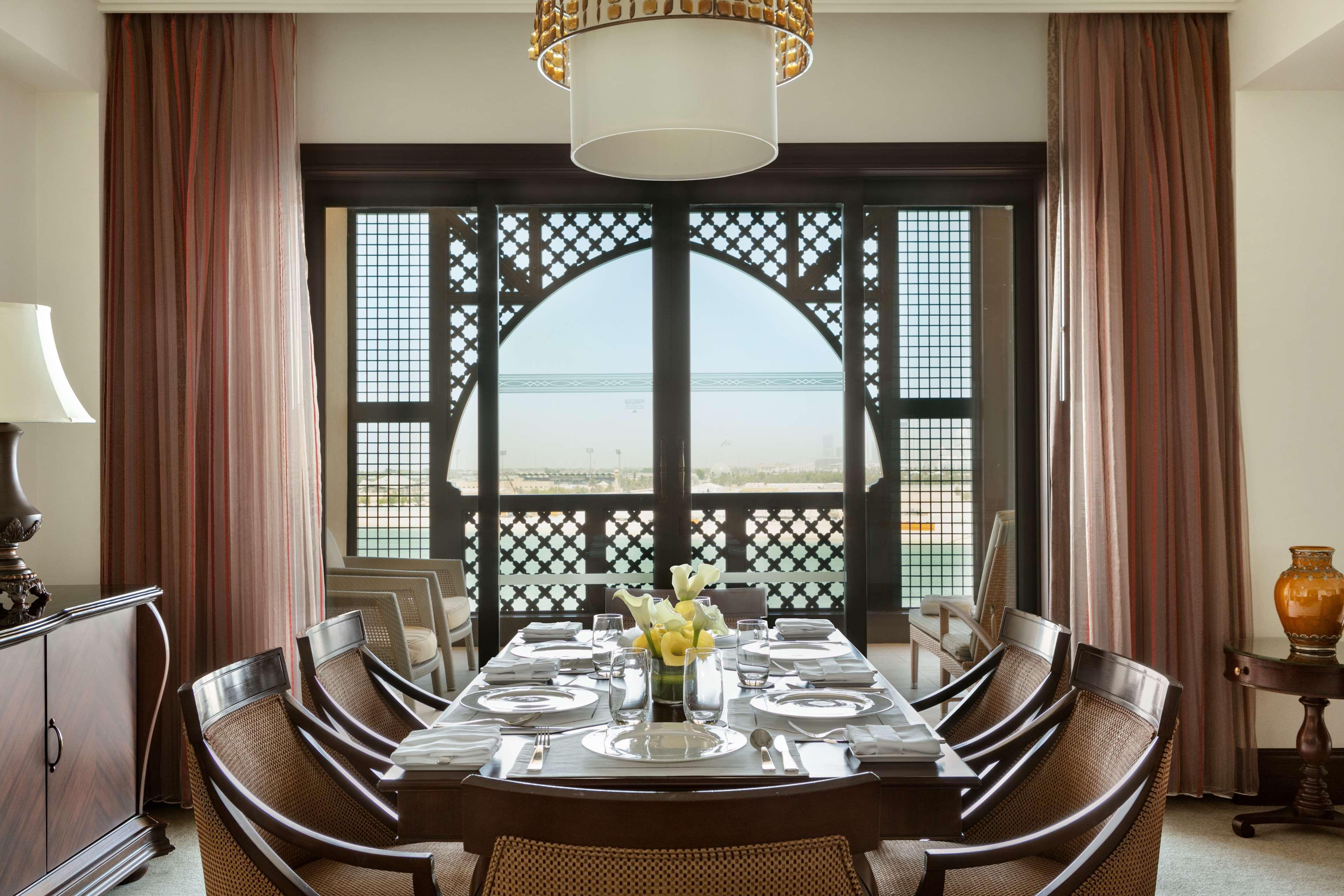 Shangri-la Qaryat Al Beri, 5*