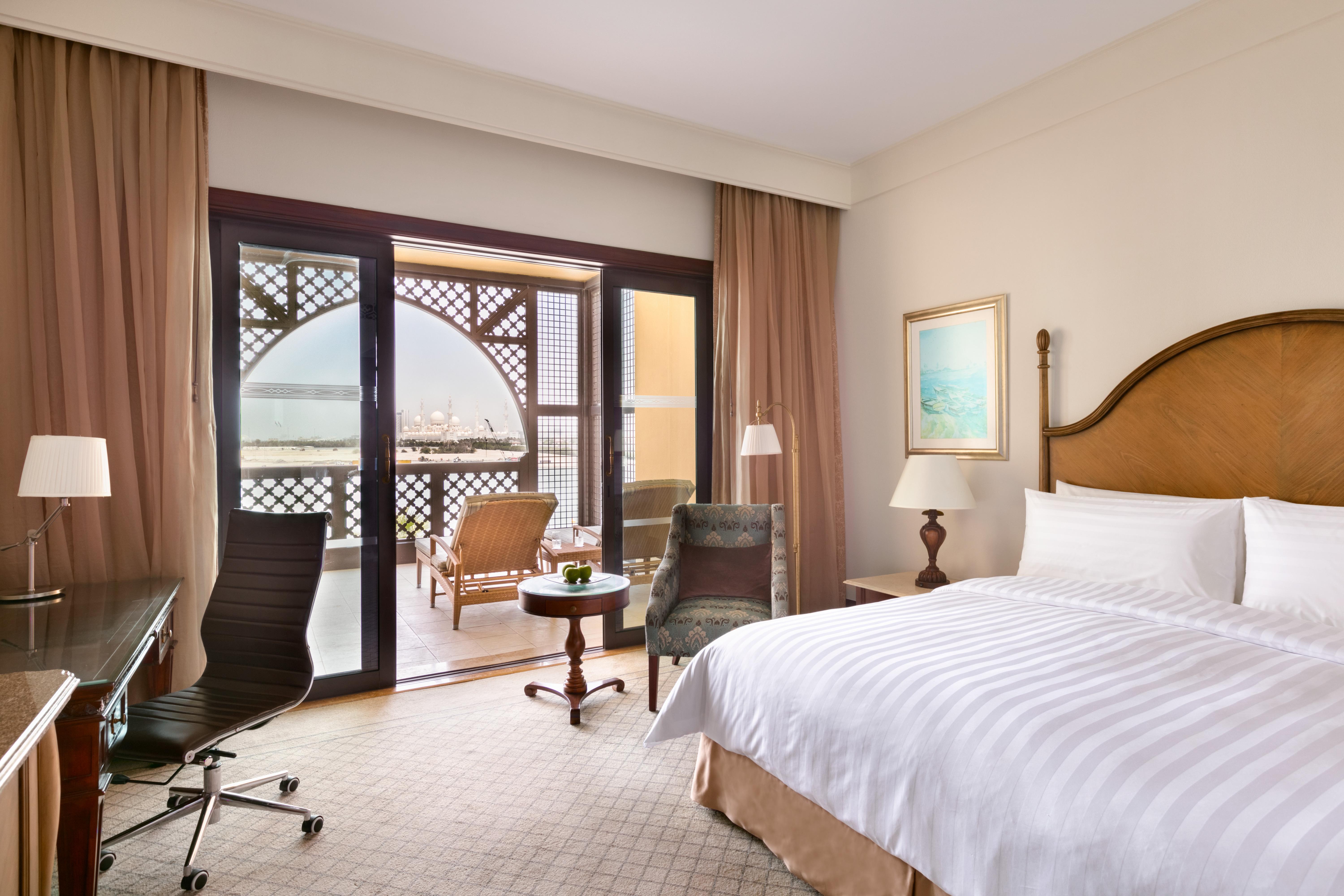 Shangri-la Qaryat Al Beri, 5* Abu Dhabi