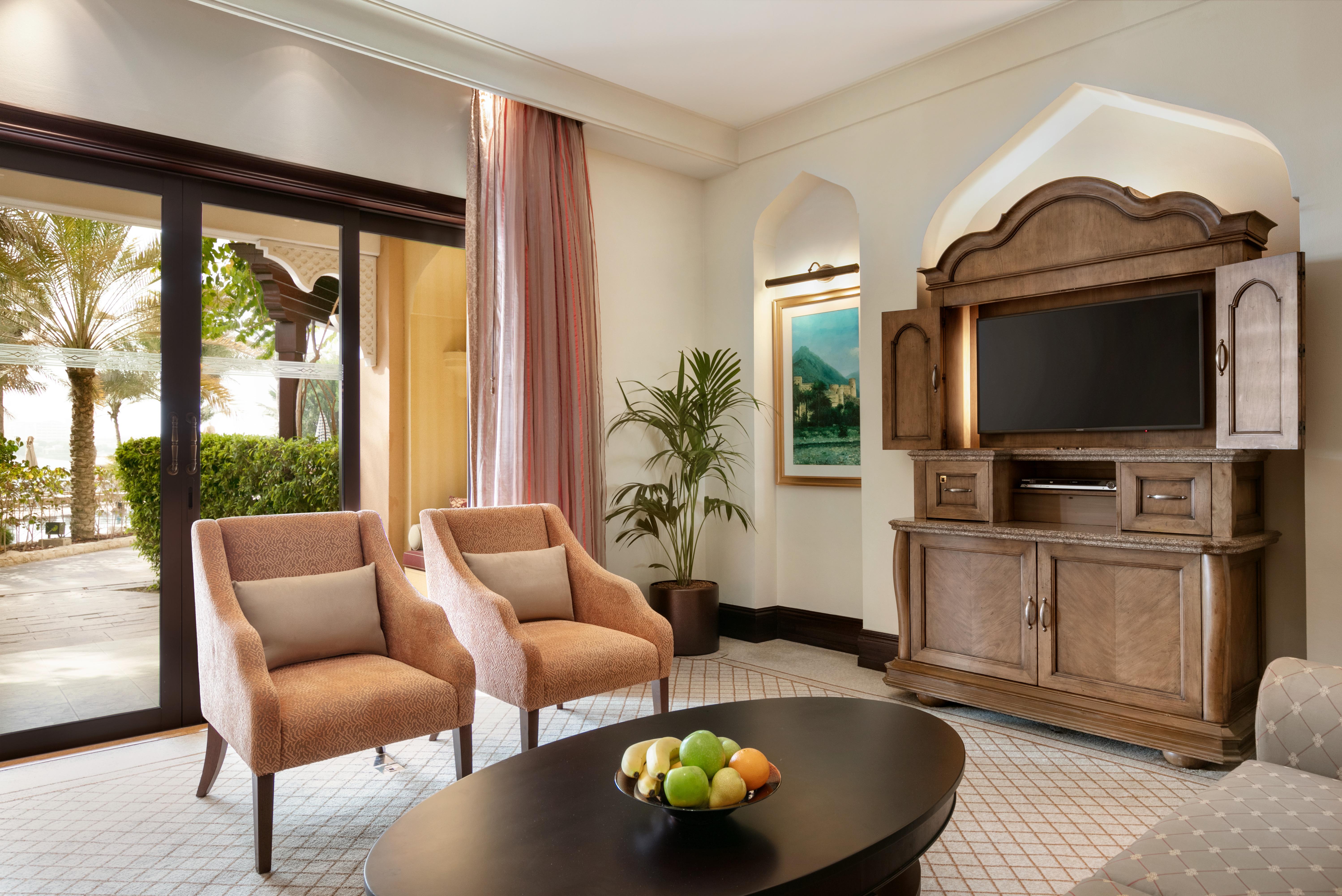 Shangri-la Qaryat Al Beri, 5* Abu Dhabi