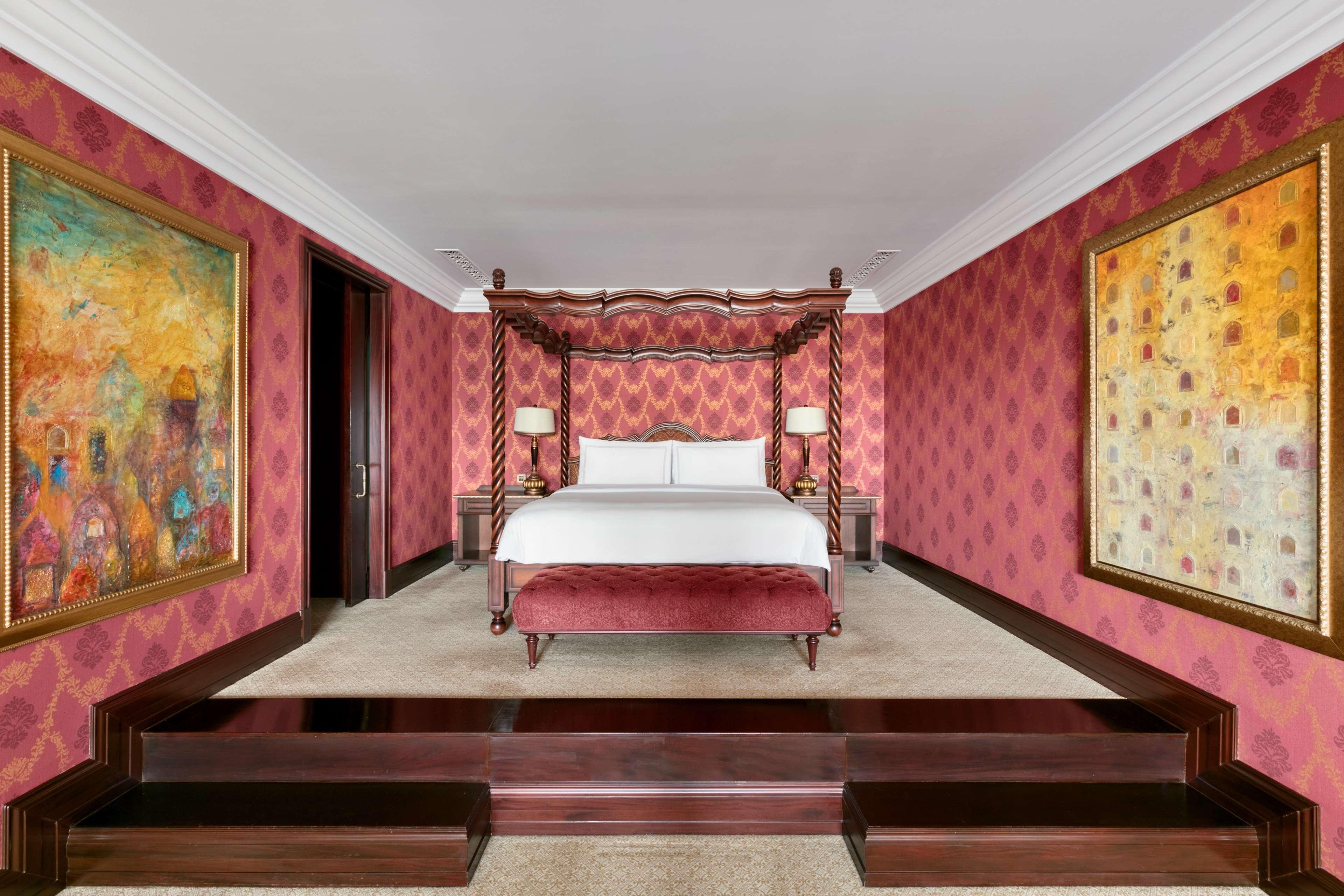 Shangri-la Qaryat Al Beri, Hotel