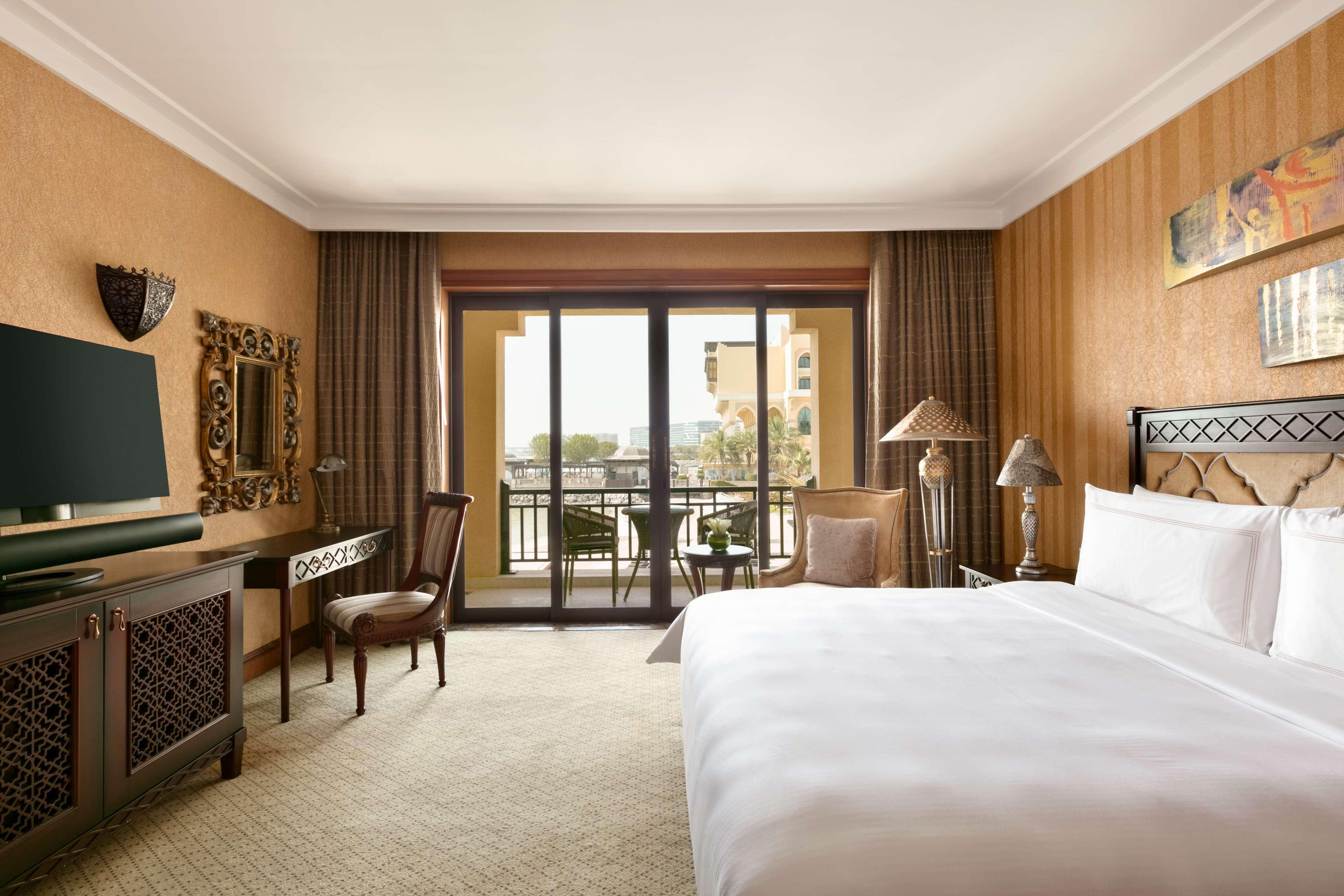 Hotel Shangri-la Qaryat Al Beri,