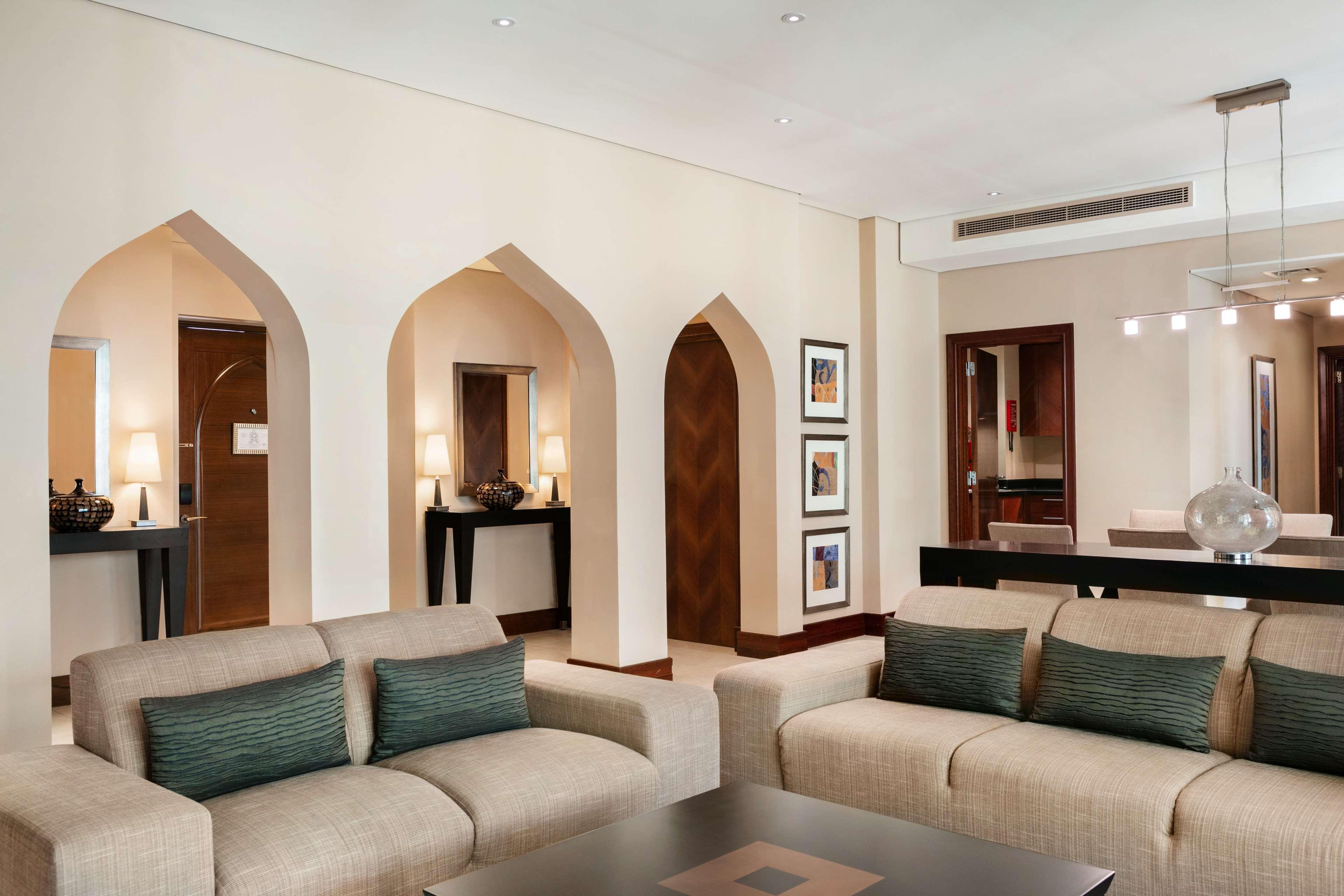 Hotel Shangri-la Qaryat Al Beri, 5*